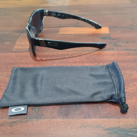 Oakley Jupiter Sunglasses - Picture 2 of 10
